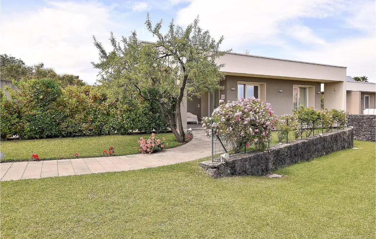 4 Bedroom Cozy Home In Mascalucia